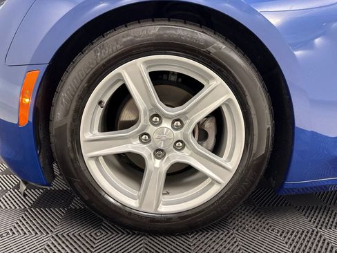 Used 2019 Chevrolet Camaro LT RWD image 9