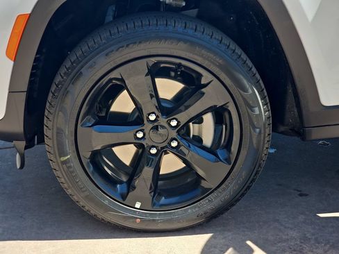 New 2026 Jeep Grand Cherokee L Limited AWD/4WD image 38