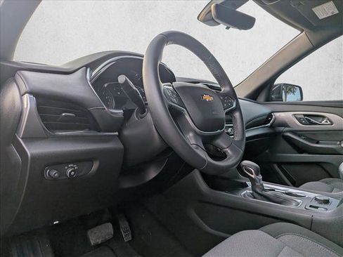 Certified 2023 Chevrolet Traverse LT w/ Rear Camera Mirror Package image 10