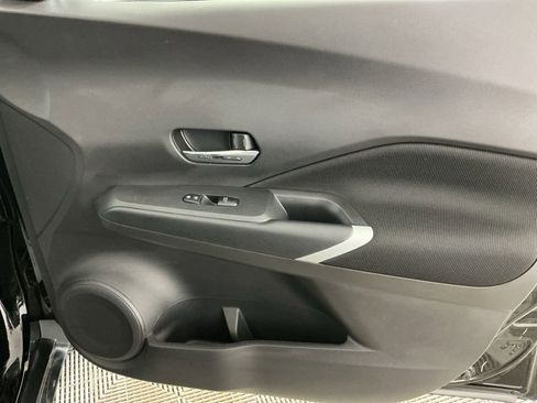 Used 2023 Nissan Kicks SV FWD image 5