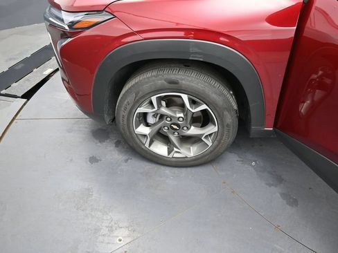 Used 2025 Chevrolet Trax LT FWD image 15