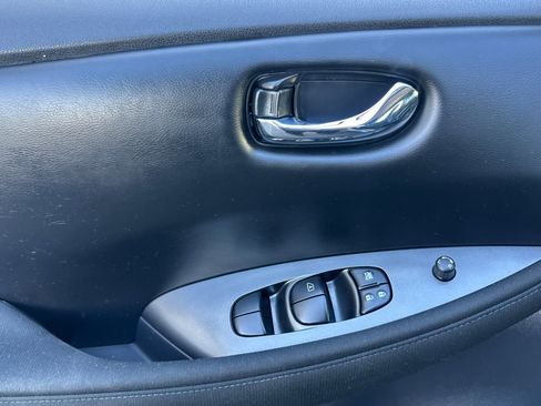 Used 2023 Nissan Leaf S image 11