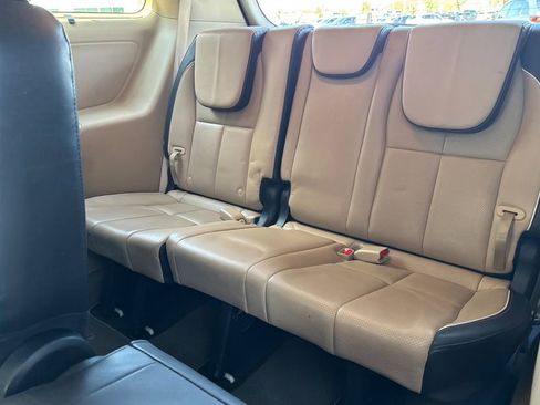 Used 2017 Kia Sedona LX w/ LX Essentials Premium Package image 15