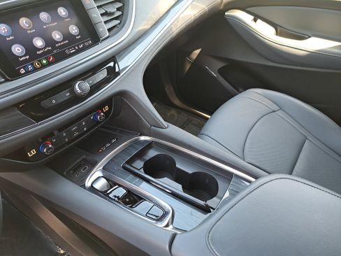 Used 2023 Buick Enclave Essence AWD/4WD image 25