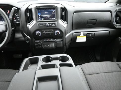 Used 2025 Chevrolet Silverado 1500 Custom Trail Boss w/ Dark Appearance Package AWD/4WD image 12