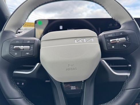 New 2025 Kia K4 GT-Line image 14