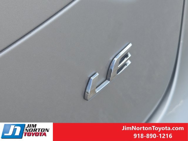 Used 2025 Toyota Corolla LE FWD image 12