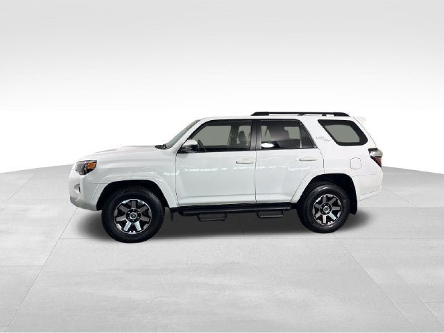 Used 2020 Toyota 4Runner TRD Off-Road AWD/4WD image 2