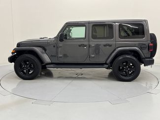 Used 2020 Jeep Wrangler Unlimited Sahara AWD/4WD video 3