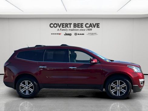 Used 2017 Chevrolet Traverse LT image 11
