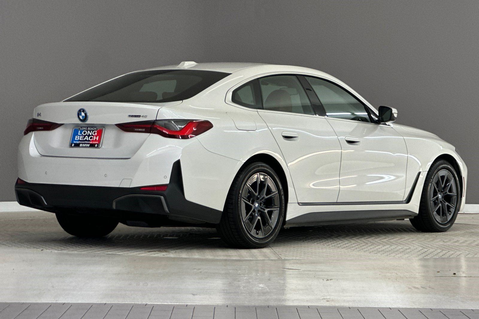 Used 2024 BMW i4 eDrive40 w/ Premium Package RWD image 8
