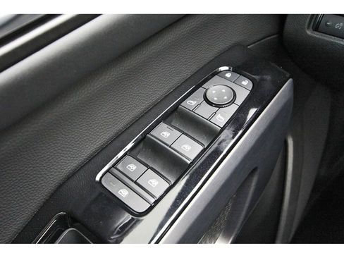 New 2026 Nissan Pathfinder SL w/ SL Premium Package FWD image 21