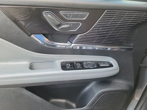 Used 2022 Lincoln Corsair FWD w/ Equipment Group 101A image 39