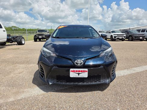 Used 2019 Toyota Corolla SE FWD image 2