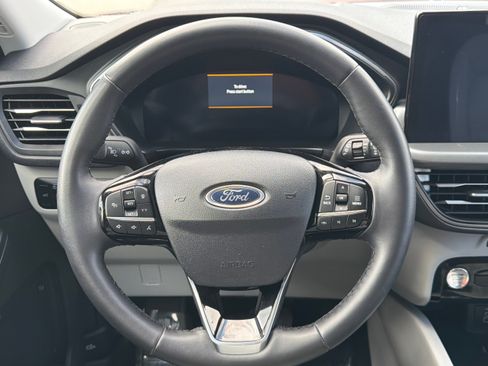 Used 2025 Ford Escape Active w/ Active Premium Tech Pack AWD/4WD image 21