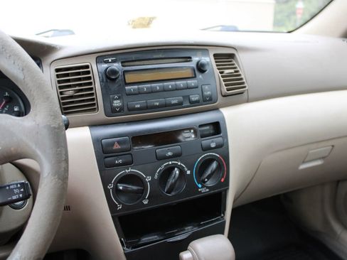 Used 2005 Toyota Corolla CE FWD image 10