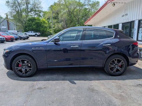 Used 2019 Maserati Levante AWD/4WD image 4