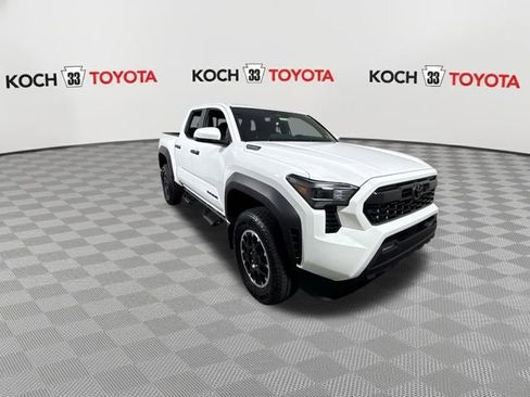 New 2025 Toyota Tacoma TRD Off-Road image 2