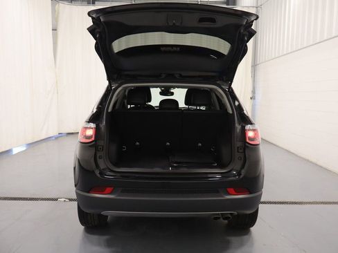 Certified 2022 Jeep Compass Limited image 18