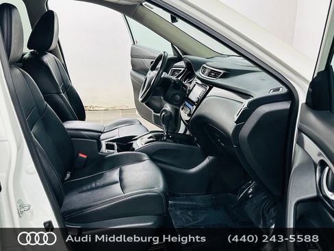 Used 2016 Nissan Rogue SL w/ SL Premium Package AWD/4WD image 8