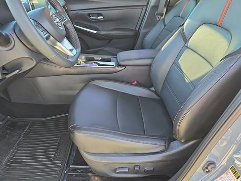 Used 2024 Nissan Sentra SR w/ SR Premium Package image 13