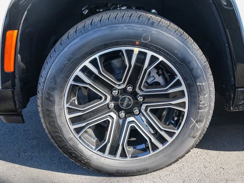 New 2026 Jeep Grand Wagoneer 4WD image 9