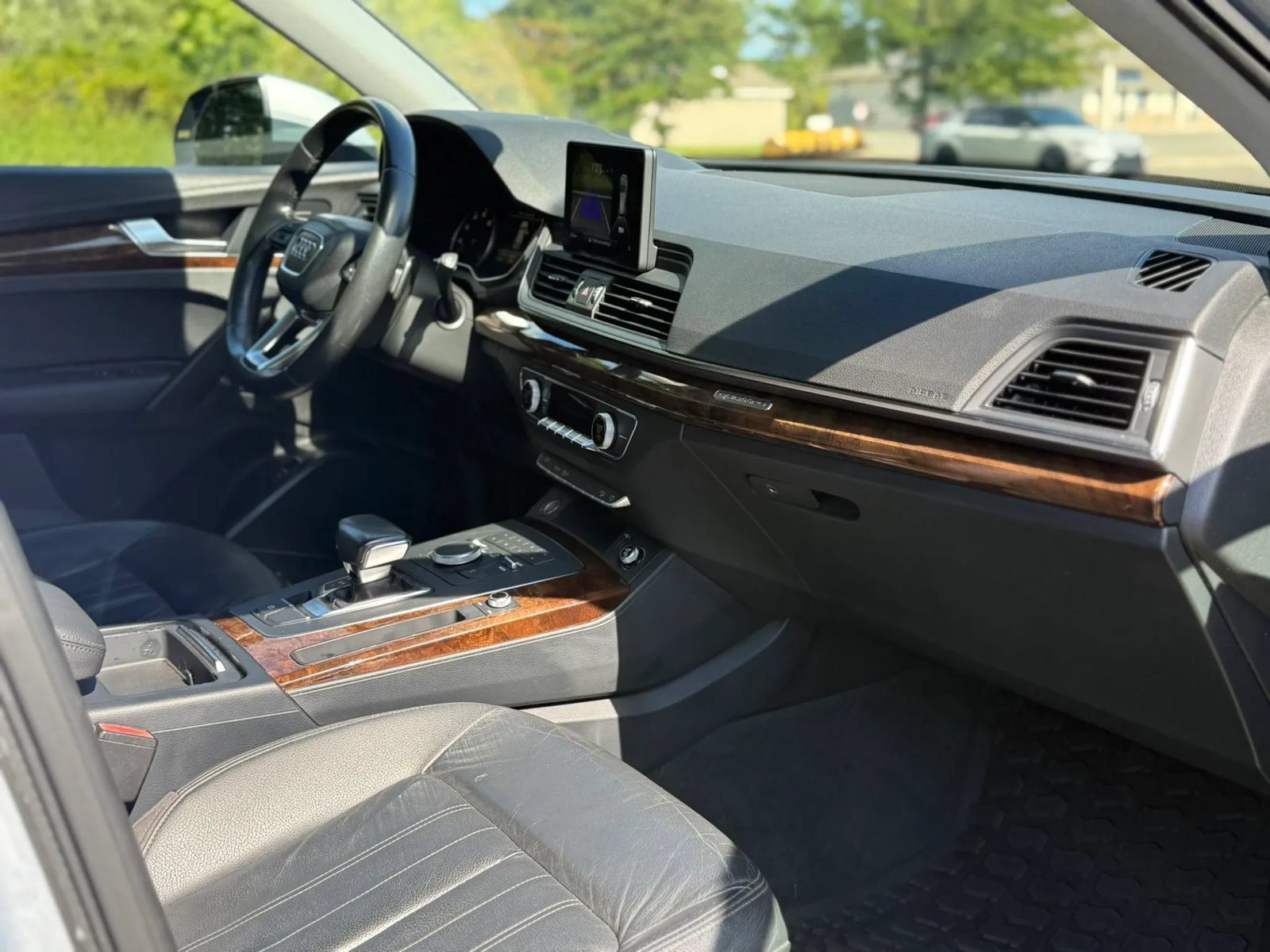 Used 2018 Audi Q5 2.0T Premium w/ Convenience Package AWD/4WD image 16