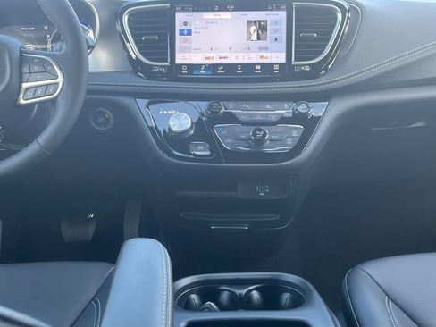 New 2026 Chrysler Pacifica Select FWD image 20