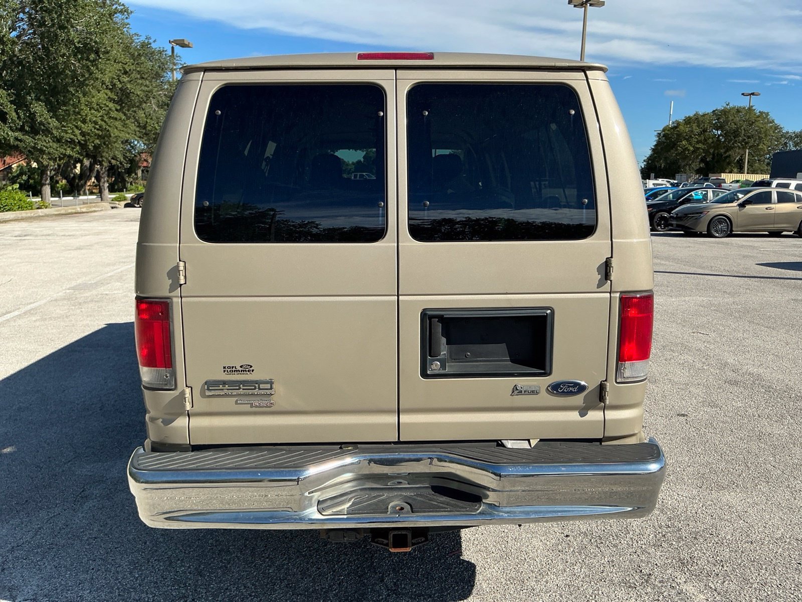 Used 2014 Ford E-350 and Econoline 350 XLT RWD image 7