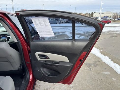 Used 2014 Chevrolet Cruze Eco image 26