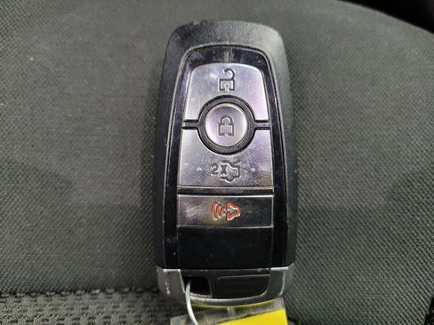 Used 2019 Ford Fusion SE image 32