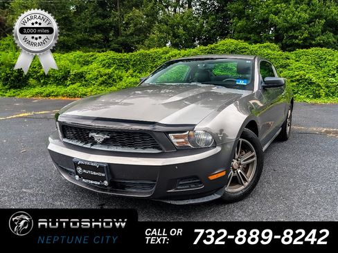 Used 2010 Ford Mustang Premium RWD image 1
