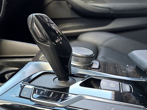 Used 2019 BMW 530i w/ Convenience Package image 24