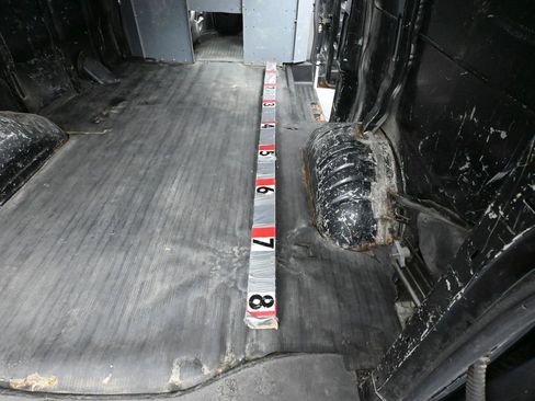 Used 2018 GMC Savana 2500 image 29