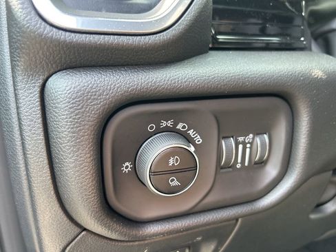 New 2026 RAM 1500 Laramie AWD/4WD image 18