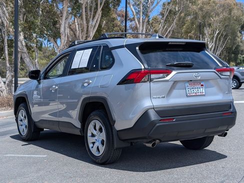Used 2021 Toyota RAV4 LE FWD image 12