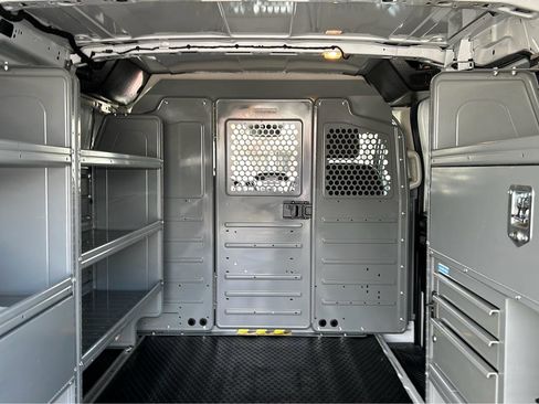 Used 2016 Ford Transit 250 130 Low Roof image 10