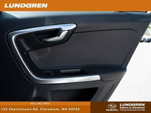 Used 2017 Volvo V60 T5 Premier w/ Convenience Package image 20