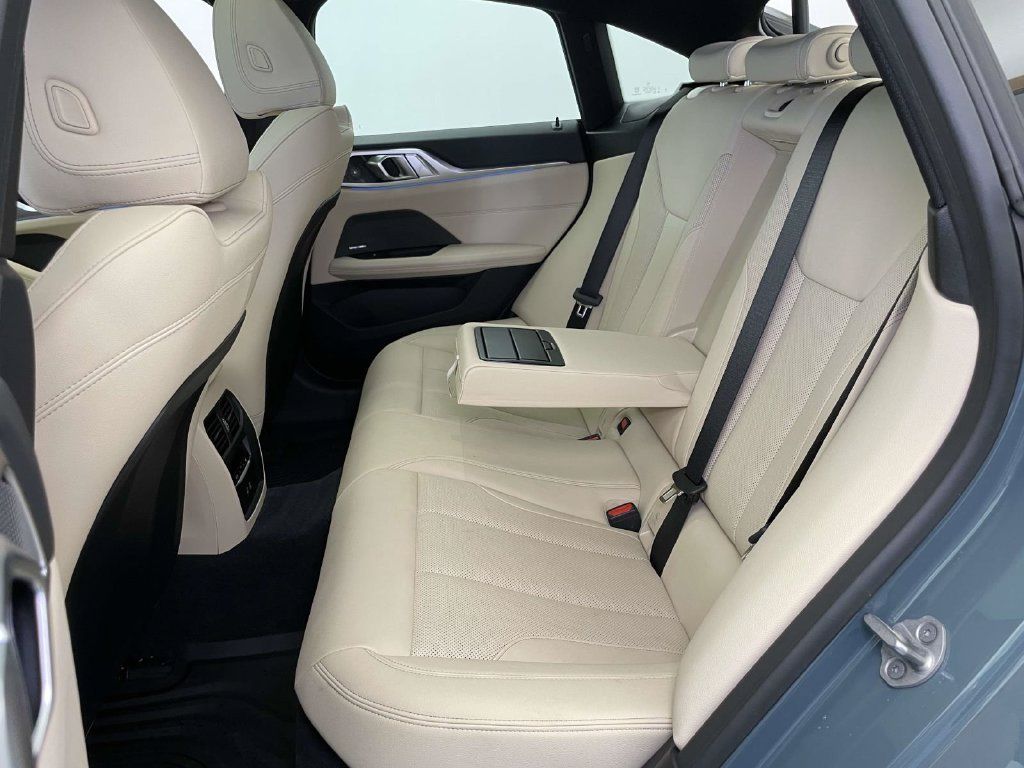 Used 2025 BMW i4 xDrive40i w/ Premium Package AWD/4WD image 16