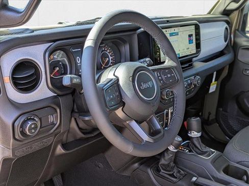 New 2025 Jeep Gladiator Sport image 3