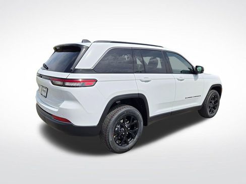 New 2026 Jeep Grand Cherokee 4WD image 3