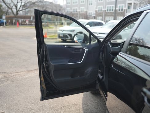 Used 2019 Toyota RAV4 LE image 26