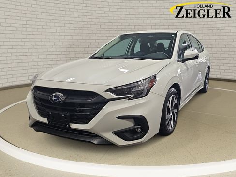 Used 2025 Subaru Legacy Premium AWD/4WD image 1
