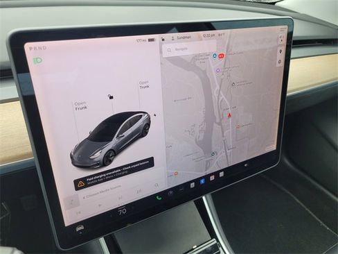 Used 2018 Tesla Model 3 Long Range image 11