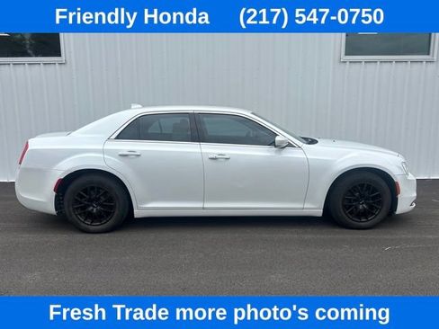 Used 2015 Chrysler 300 Limited w/ 300 Premium Group RWD image 9