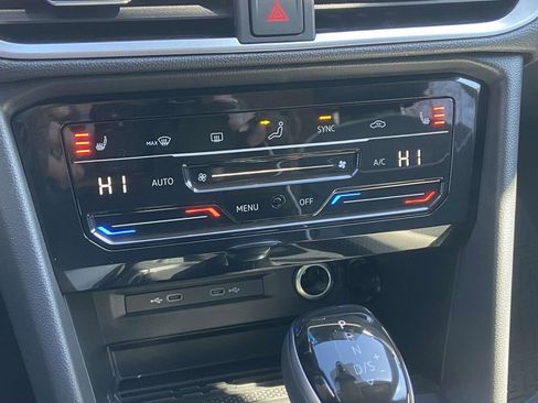 New 2026 Volkswagen Taos SE FWD image 22