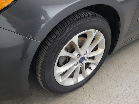 Used 2019 Ford Fusion SE FWD image 31