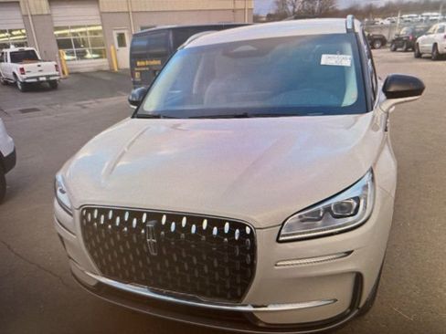 Used 2023 Lincoln Corsair Reserve image 8