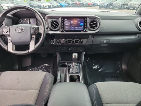 Used 2020 Toyota Tacoma TRD Sport image 9