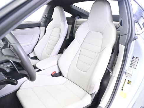 Used 2021 Porsche 911 Turbo image 5